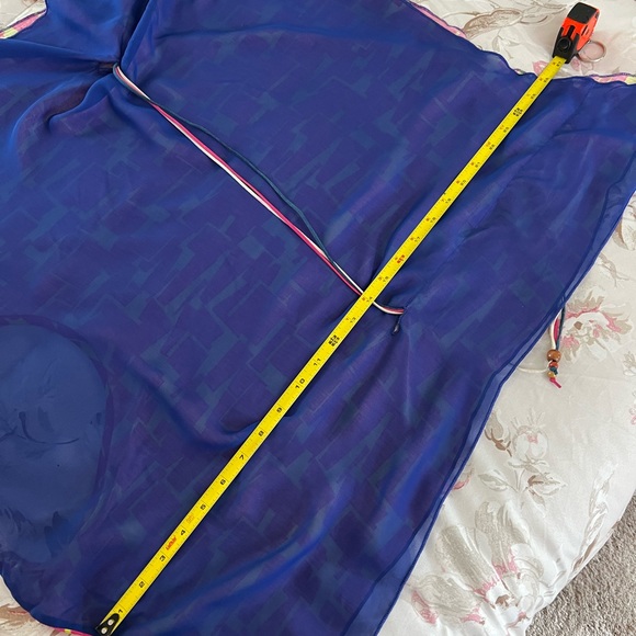 Bright Stylish Blouse - Picture 8 of 11